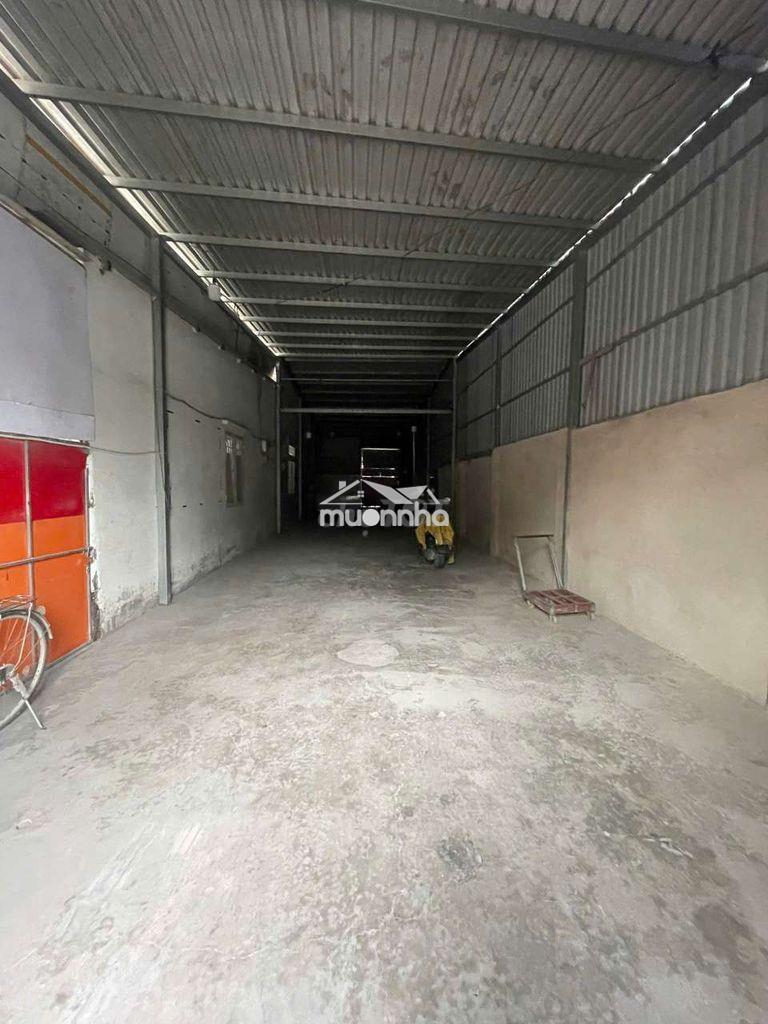 Cho thuê xưởg thạnh xuân quận 12
dt : 5x30m đường xe tải lớn
giá 7,5tr - 4