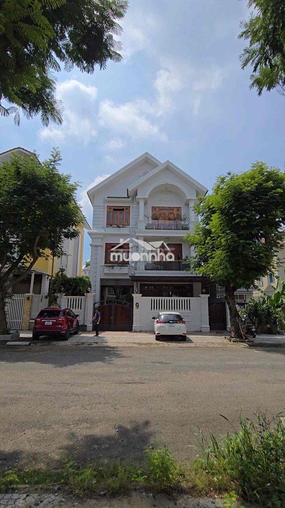 Biệt thự khu ven sông tân phong q7