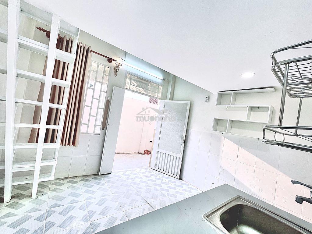 Phòng mới có gác đúc bê tông, toilet và bếp riêng, máy lạnh, nước nóng - 2