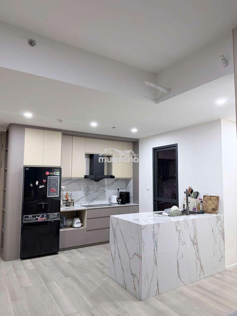 Cho thuê 2pn toà e2 full nội thất xịn 16tr  tl free phí ql lumier q9 - 2