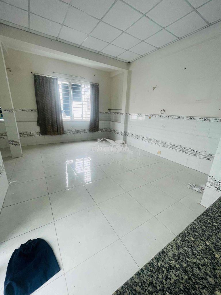 Phòng trọ 35m2 rộng rãi thoáng an ninh giờ giấc tự do an ninh gia đình