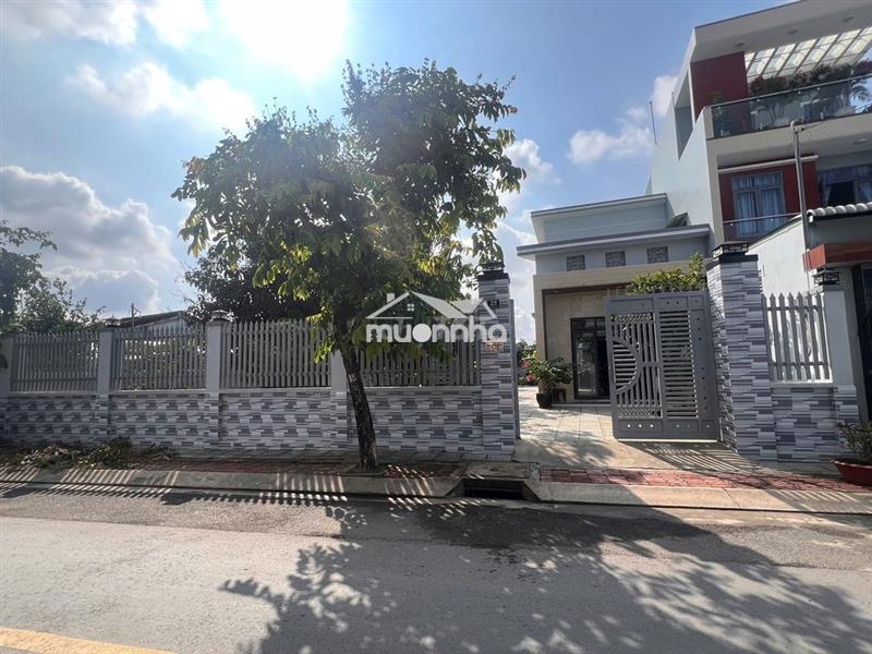 Bán nhà vườn hocmon