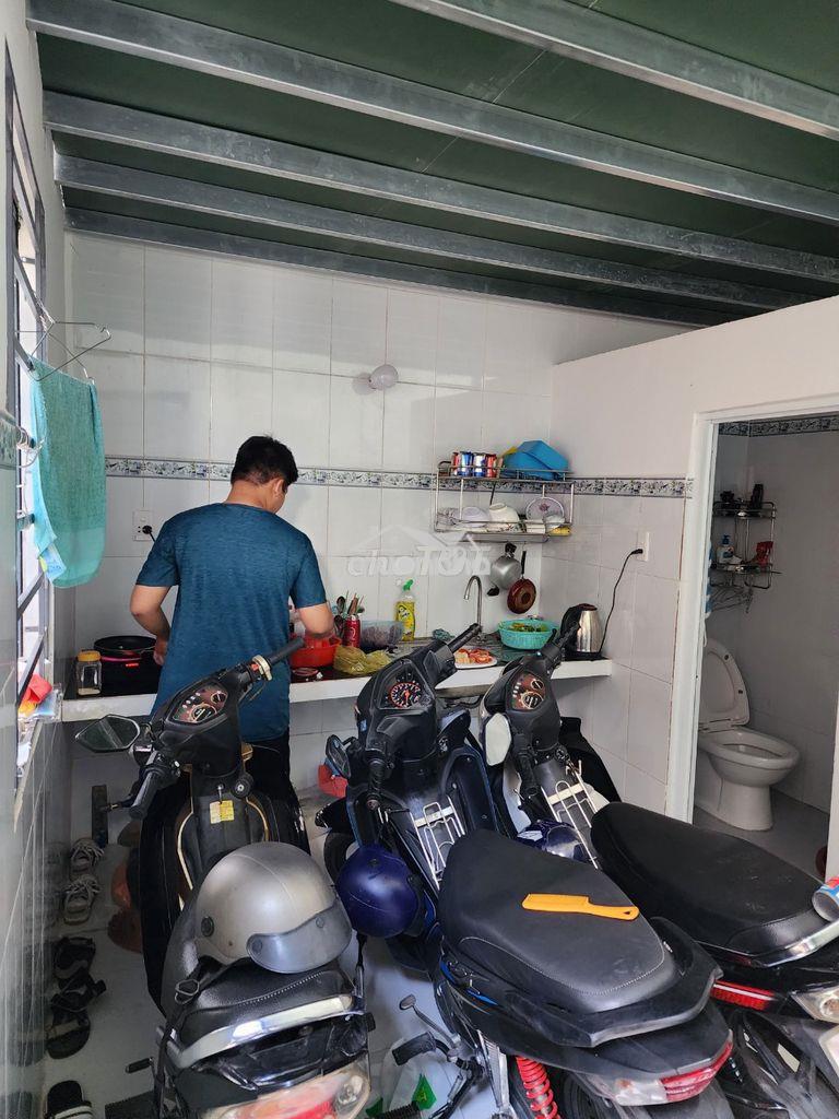 Phòng trọ ban công - 3