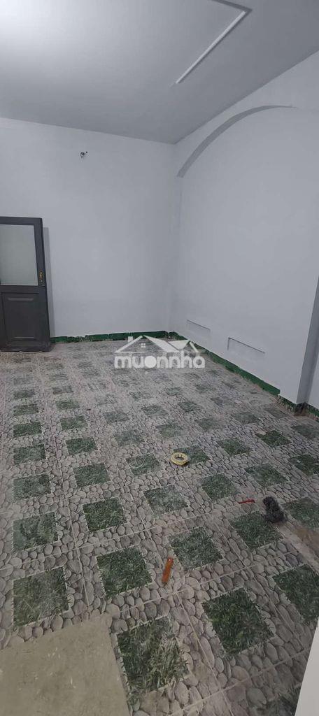 Phòng ban công mới xây gần trường huflit ( cách 800m) sẳn máy lạnh - 2