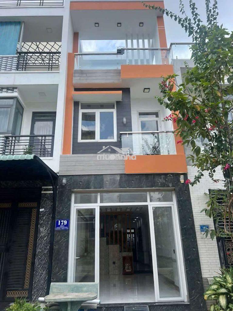 Nhà 3 tấm gần làng đại học quốc gia 