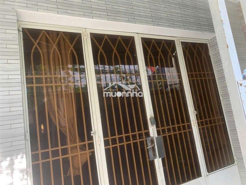Nhà 1 trệt 1 lửng đúc 4x10m hẻm 994 huỳnh tấn phát