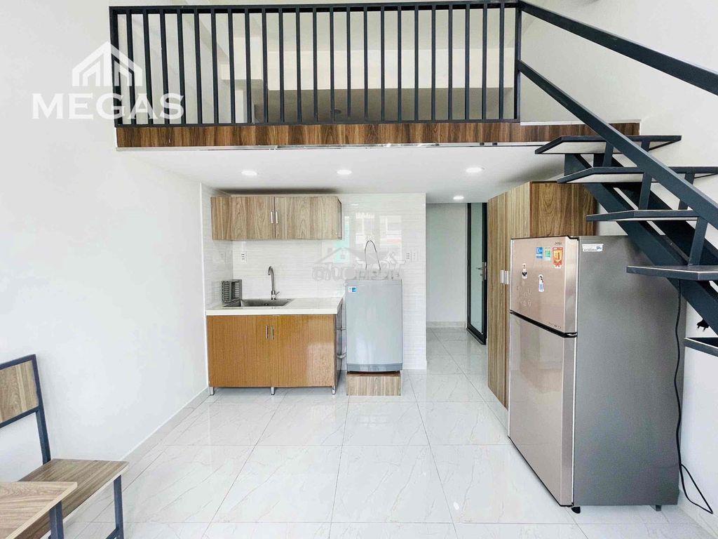 Duplex ban công - toà nhà thang máy - full nội thất giáp  q.5 - 4