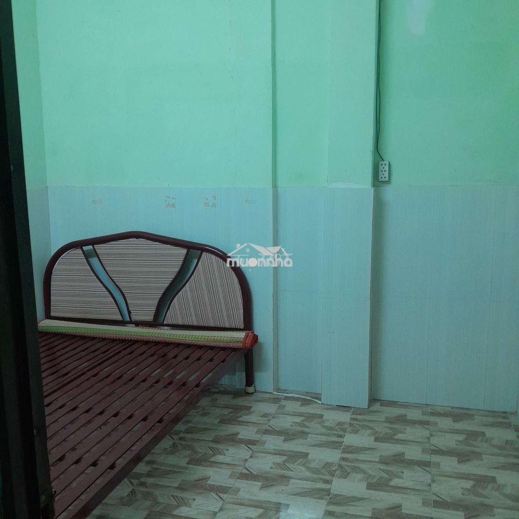 Phòng cho thuê có máy lạnh- có bếp nấu ăn  - 2