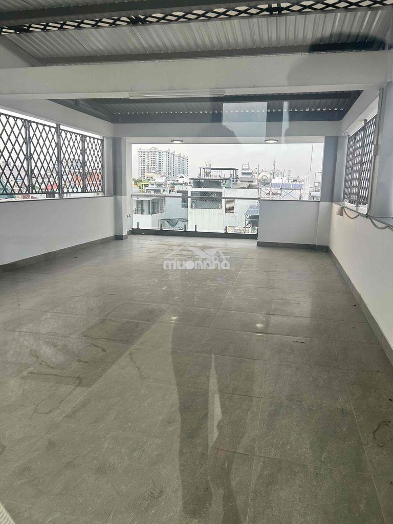Toà nhà văn phòng - 6 x 20 - 5 lầu - trống suốt - thang máy - 4
