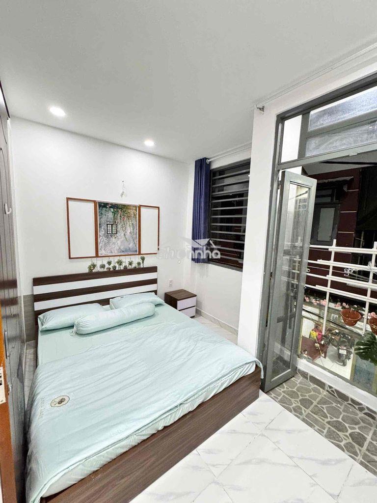 Nhà 2 lầu ngay chợ 3pn 3wc - 4