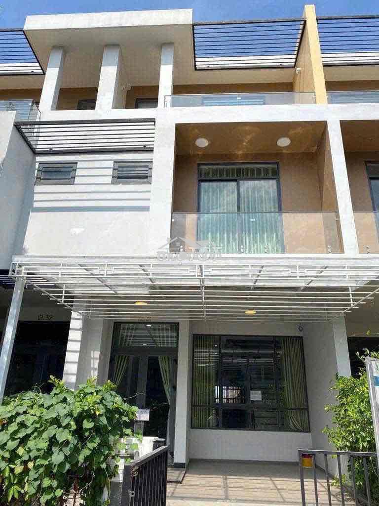 Cho thuê nhà phố riverpark đẹp an ninh 24/7 ngay sát q2