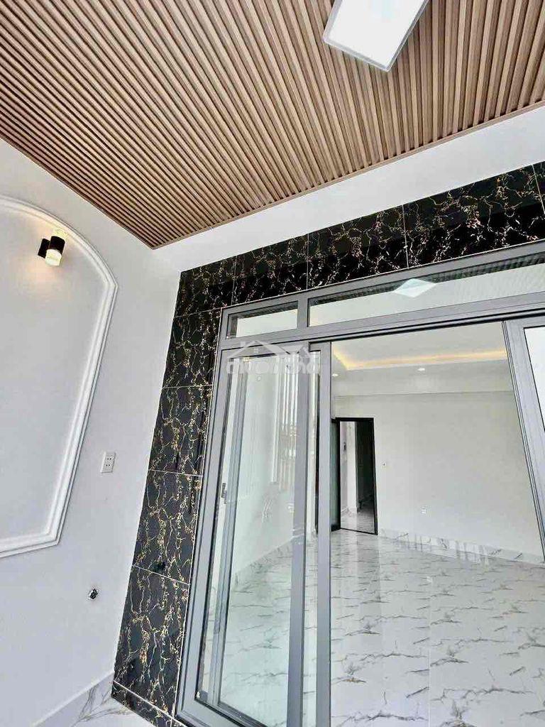 Cho thuê nhà mới đường phạm hùng  - dt: 4m ×16m, 1 lầu 4 phòng  - hẻm - 3