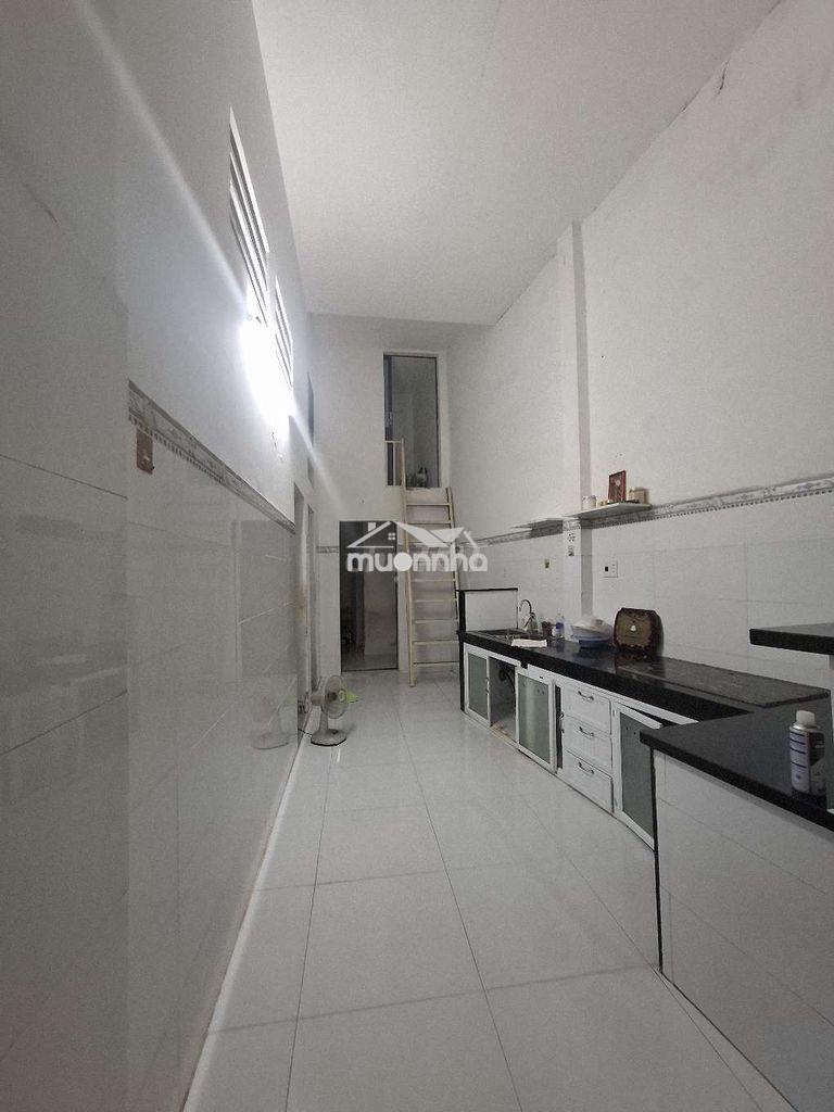 Cần bán nhà ở gần chợ lô đất, nhà bè - 2