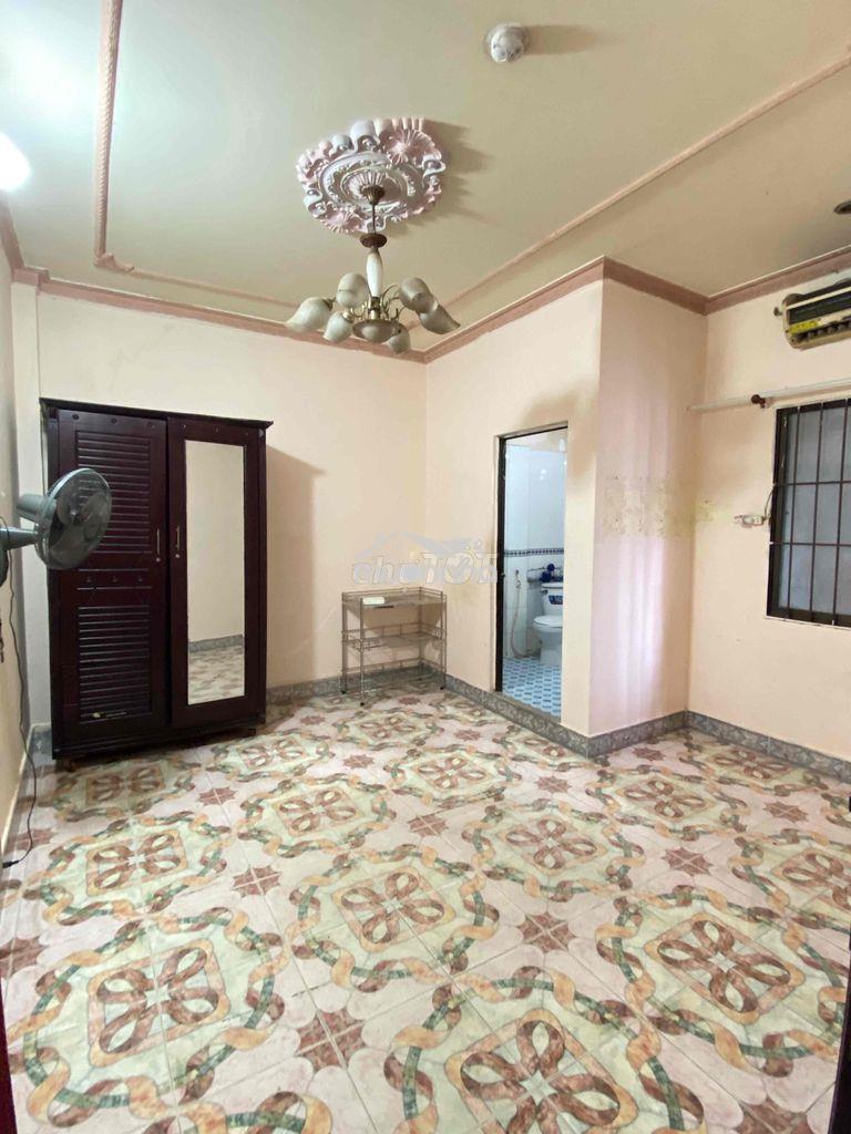 Phòng 25m2 - cửa sổ ngay âu cơ - svd phú thọ