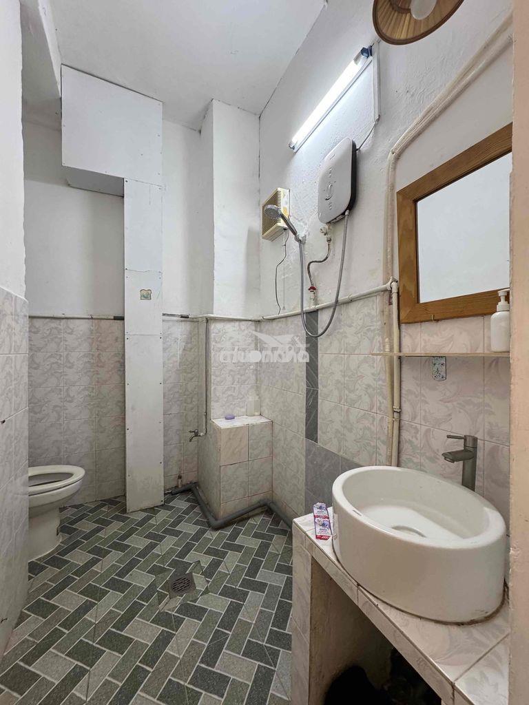 Siêu rẻ!! cho thuê studio 25m2_chung cư cũ_ thang máy_ ngay bến thành - 4