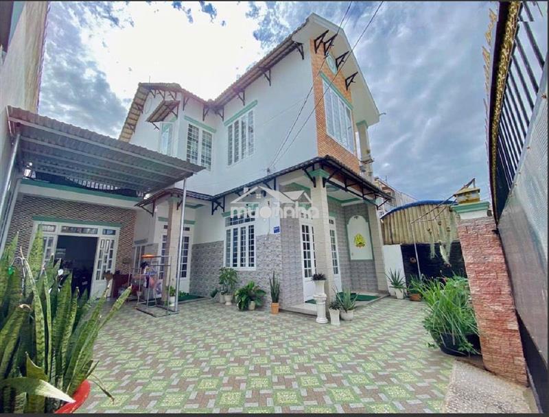 Nhà phú hoà 10x18m. 1 trệt 1 lầu nội thất đầy đủ, đã hoàn công