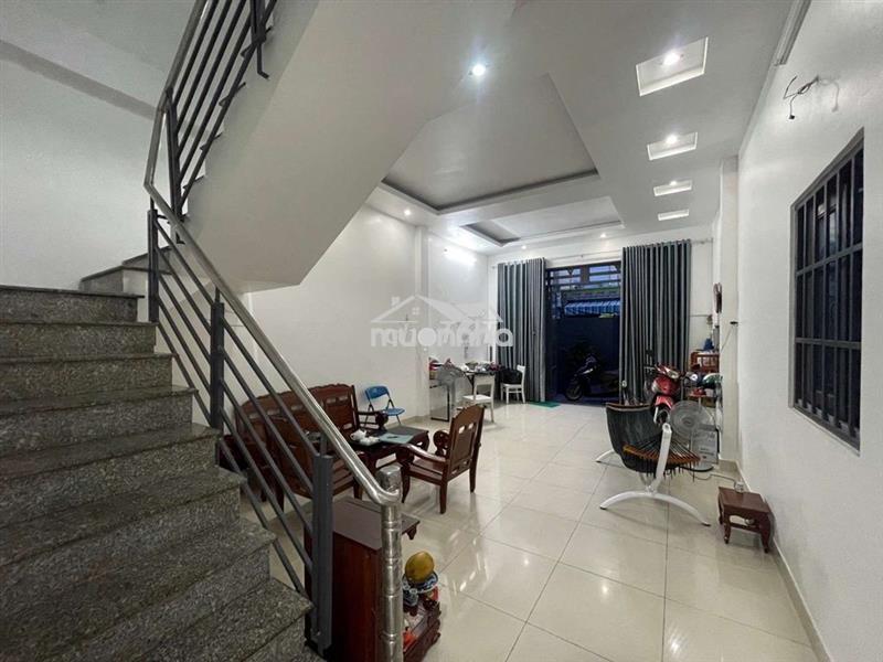 Bán nhà đông bắc, kế bên công viên pmqt q12 100m2 ngang 5 chỉ 4.7 tl