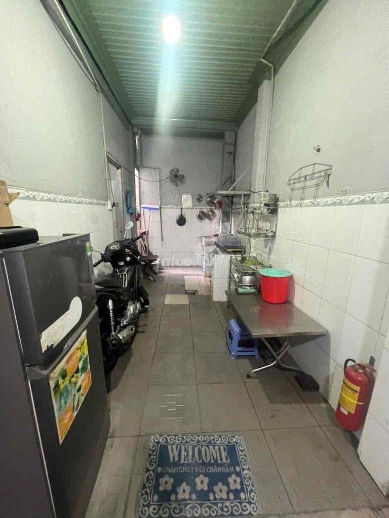 Cho thuê kho xưởng đường dht17. 200.m + lầu 200m. 18 triệu - 3