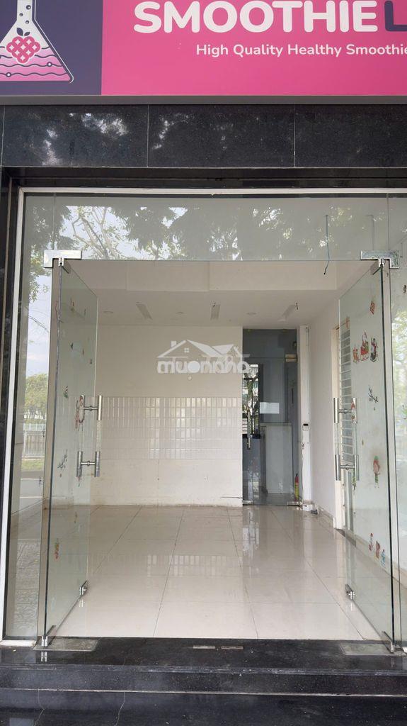Cho thuê mặt tiền đường hoàng sa, q1 - 3