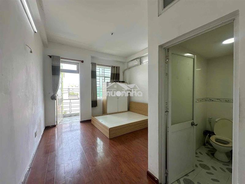 Phòng full nt - ban công ngay nguyễn sơn - thạch lam