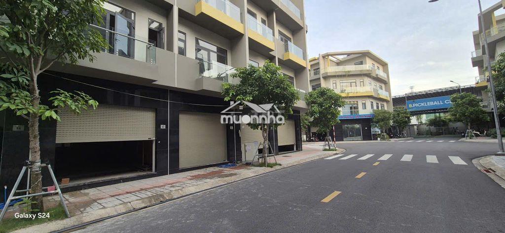 Bán nhà phố 1 trệt 3 lầu  + diện tích 4x18,  làng đại học, quốc lộ 1k - 4