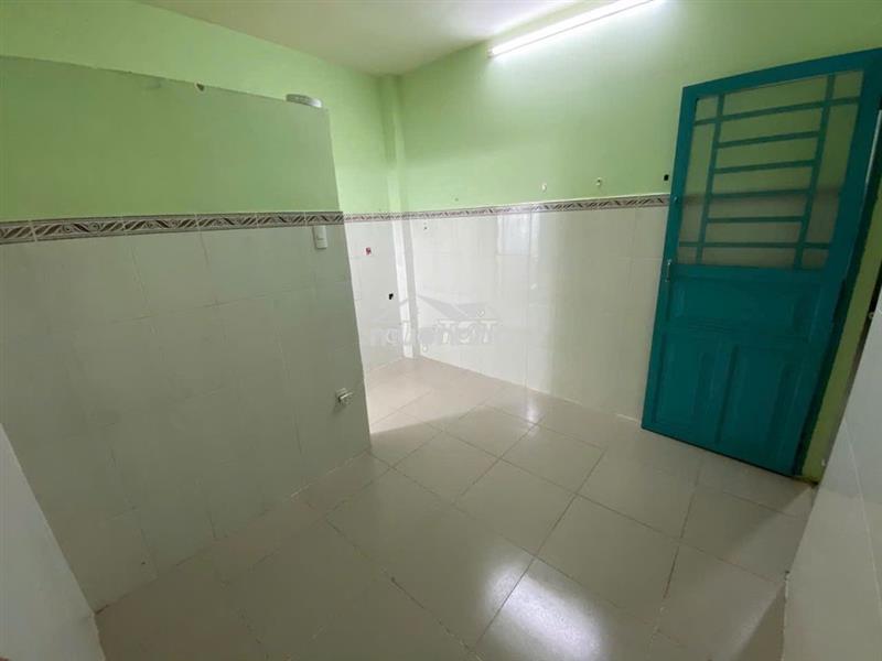 Phòng trống thoáng mát cầu chữ y, q8, 12m2, 2.8tr