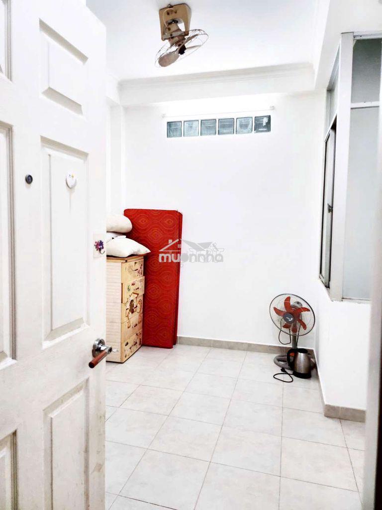 Phòng trọ gần chợ phạm văn hai (giờ giấc tự do)