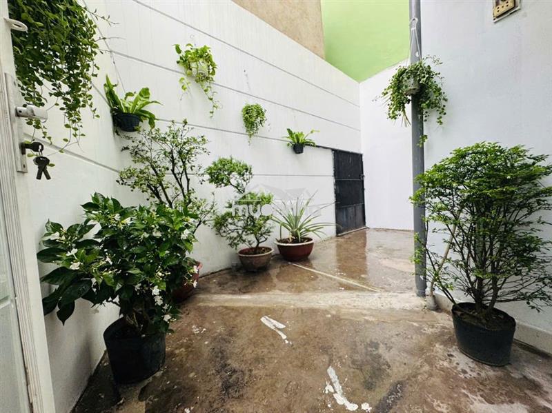 Phòng + sân 50m2 , máy giặt riêng - sát lê văn sỹ - gần bv an sinh