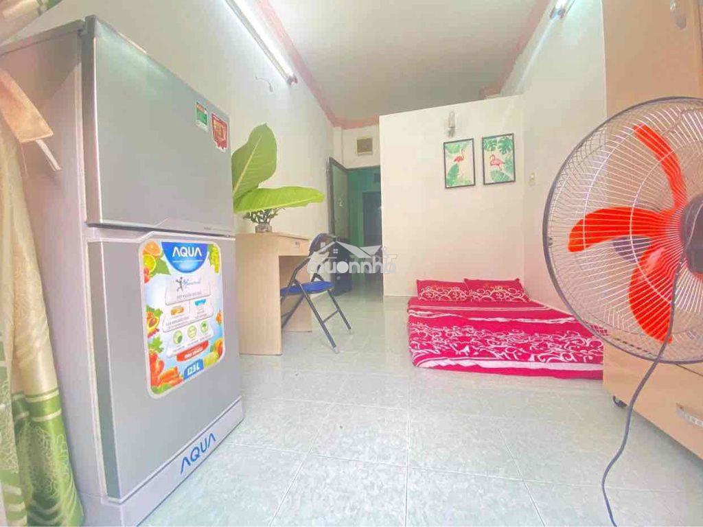 Cho thuê trọ ban cong lê văn sỹ q3 - 4