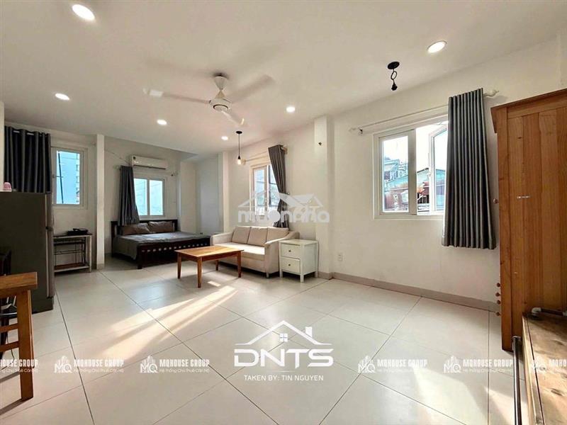 Phòng trọ trung tâm quận 1, đầy đủ nội thất, cửa sổ trời đh nhân văn