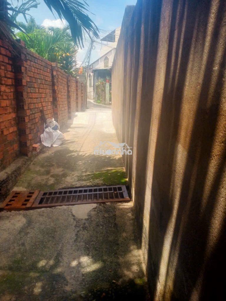     Bán nhà đất 183m² có 3 nhà cấp 4, gần chợ tân phước khánh 2ty9  - 3