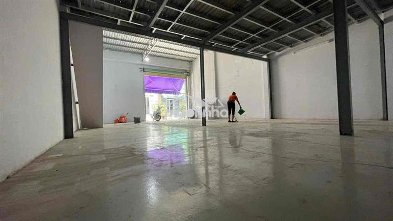 Kho cho thuê 8 x 17 q6 mt khu bình phú có lửng 3 phòng giá 22 triệu