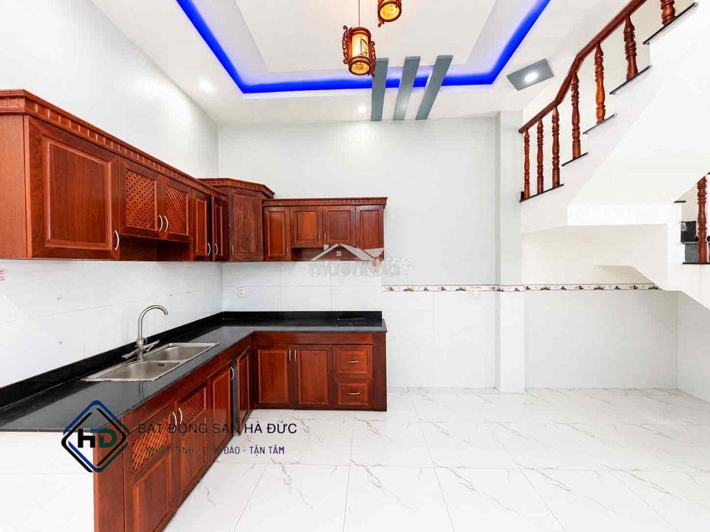 Nhà trệt 3 lầu 4x20 có sân đậu xe hơi cách lê thị riêng 100m - 4