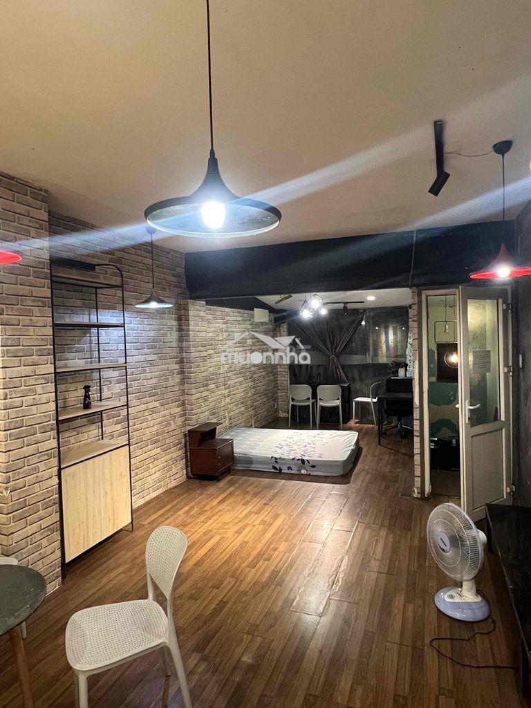 Phòng trọ mặt tiền 6 mét . 40m. giờ tự do. phường xuân hoà q3 - 2