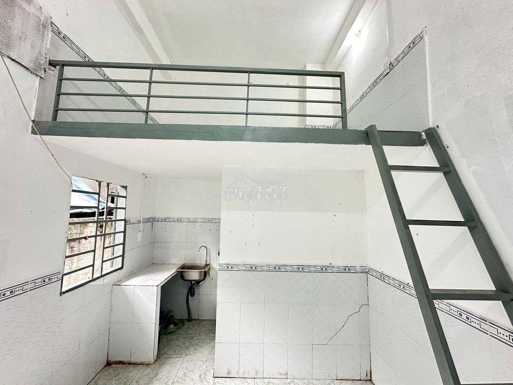 Cho thuê phòng trọ cực thoáng, có gác cao gần trường kinh tế luật - 2