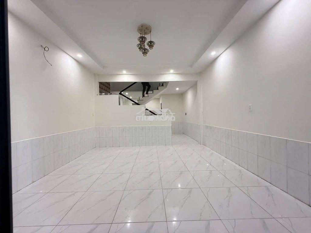 Cho thuê nhà hẻm 141 tám danh p4 - dt 4.4m x 10m, hẻm 2.5. giá 12trieu - 2