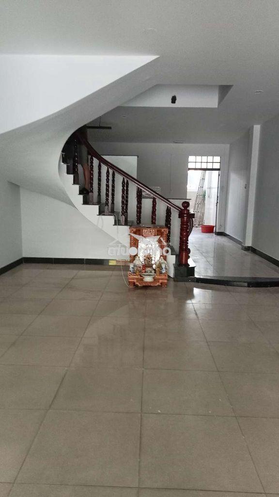 Mặt tiền gần chợ hạt điều. 1 lầu 2pn 2wc. 5*26.  - 4