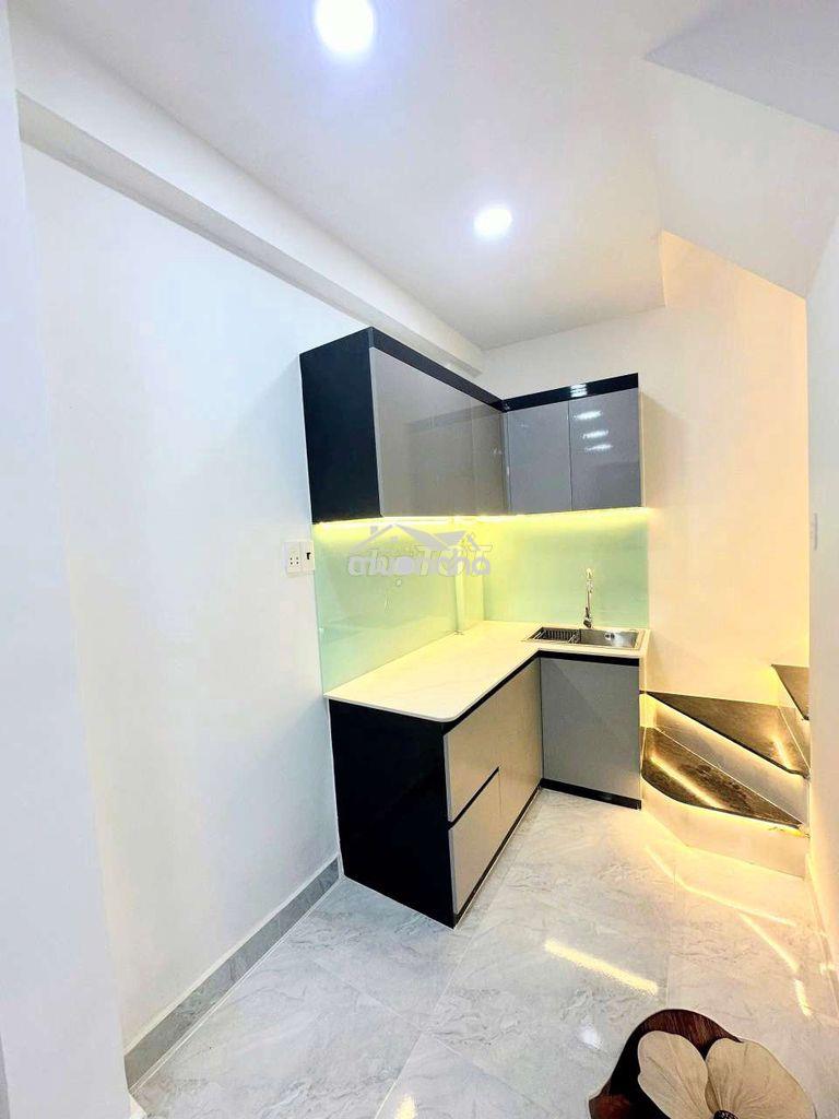 Nhà đẹp 3 tầng không quy hoạch q4 - 3