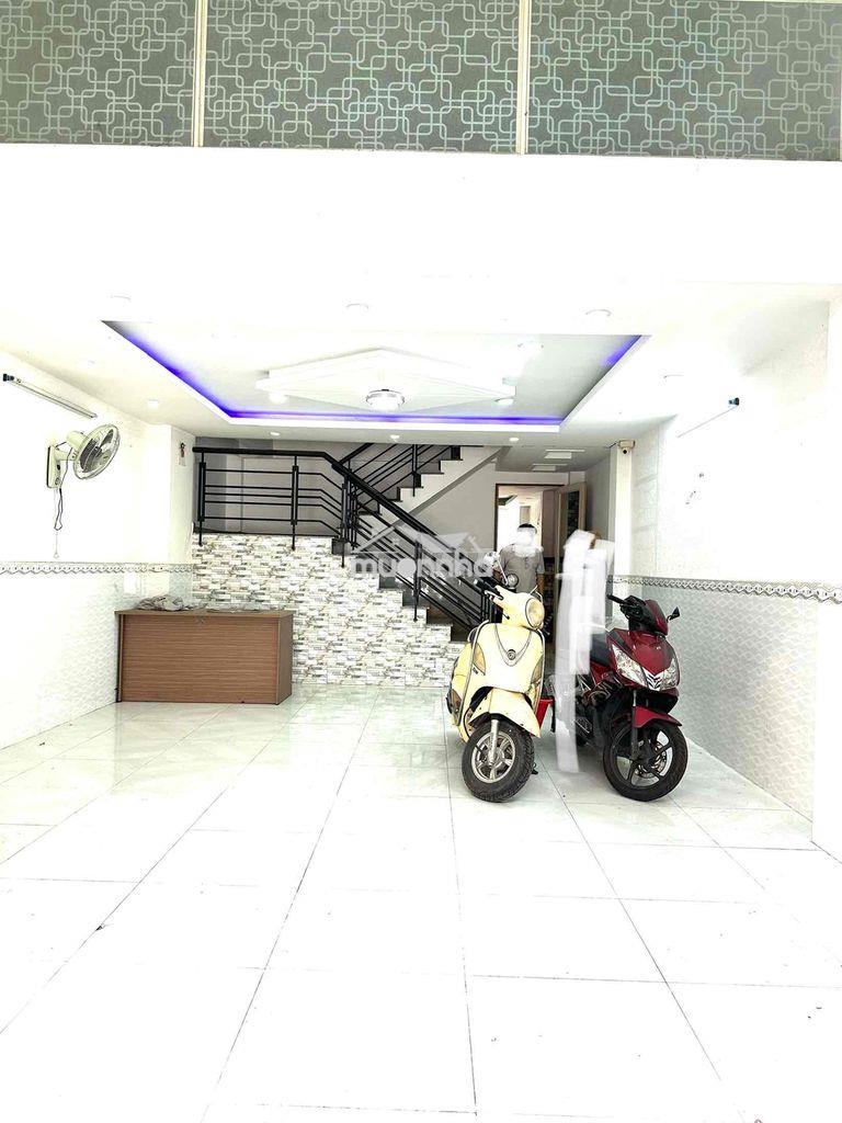Cho thuê toà nhà làm chdv 5*25m 6lầu  hxt phạm văn bạch