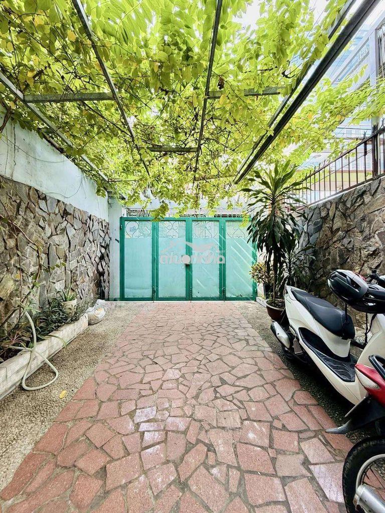 Nhà 4x20m hxh đặng văn ngữ 3 lầu có sân rộng