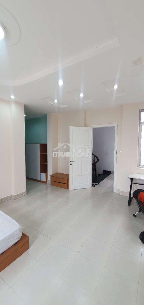Cho thuê phòng full nội thất trong villa sân vườn q7