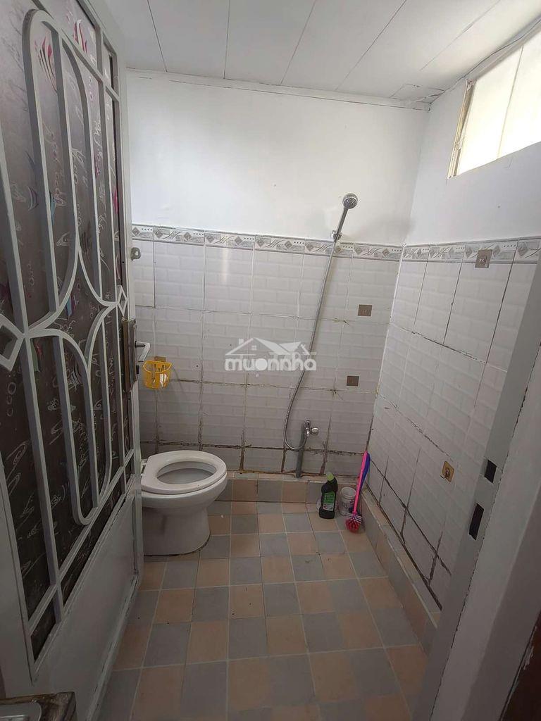 Phòng sau lưng chung cư khánh hội 