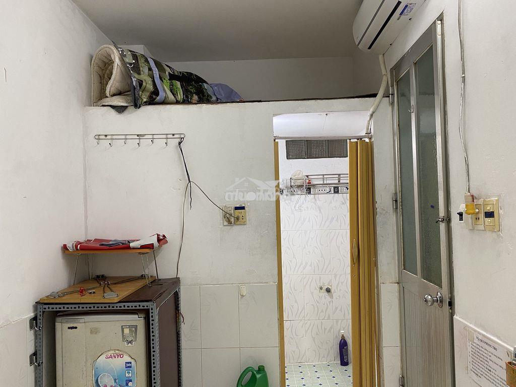 Phòng lầu đúc ngay trung tâm quận 3 thoáng mát - 2