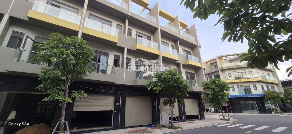Bán nhà phố 1 trệt 3 lầu  + diện tích 4x18,  làng đại học, quốc lộ 1k - 3