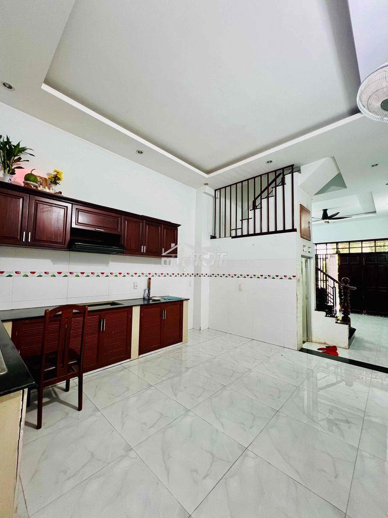 Cho thuê nhà dt 4x14 1trệt 1lầu 2pn 2wc hẻm xe ba gác điện 4k nước 17k - 2