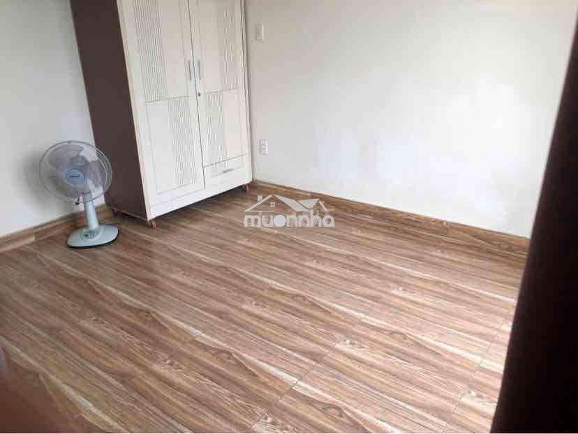 Sale sốc phòng có cửa sổ lớn view đẹp trong biệt thự ! - 4