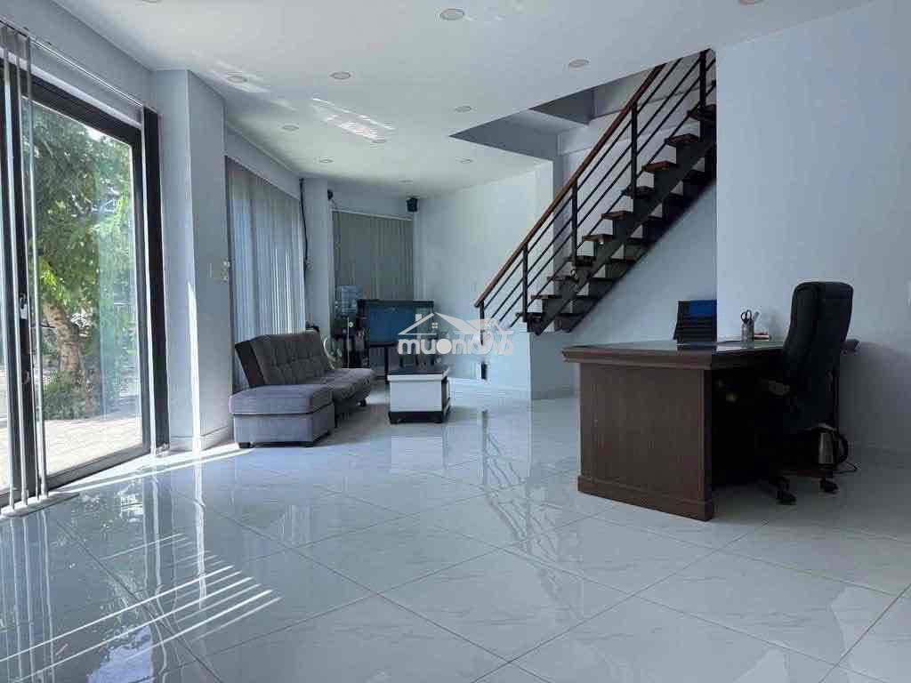 Cho thuê nhà nguyên căn đường nhựa phạm hữu lầu quận 7 - 2