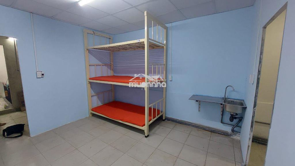 Phòng máy lạnh, giá rẻ - gần trung tâm - 2
