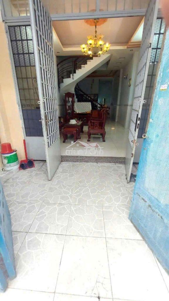 Cho thuê nhà nguyên căn gò vấp - 2pn , 2wc, sân xe, 1 máy lạnh. hxh