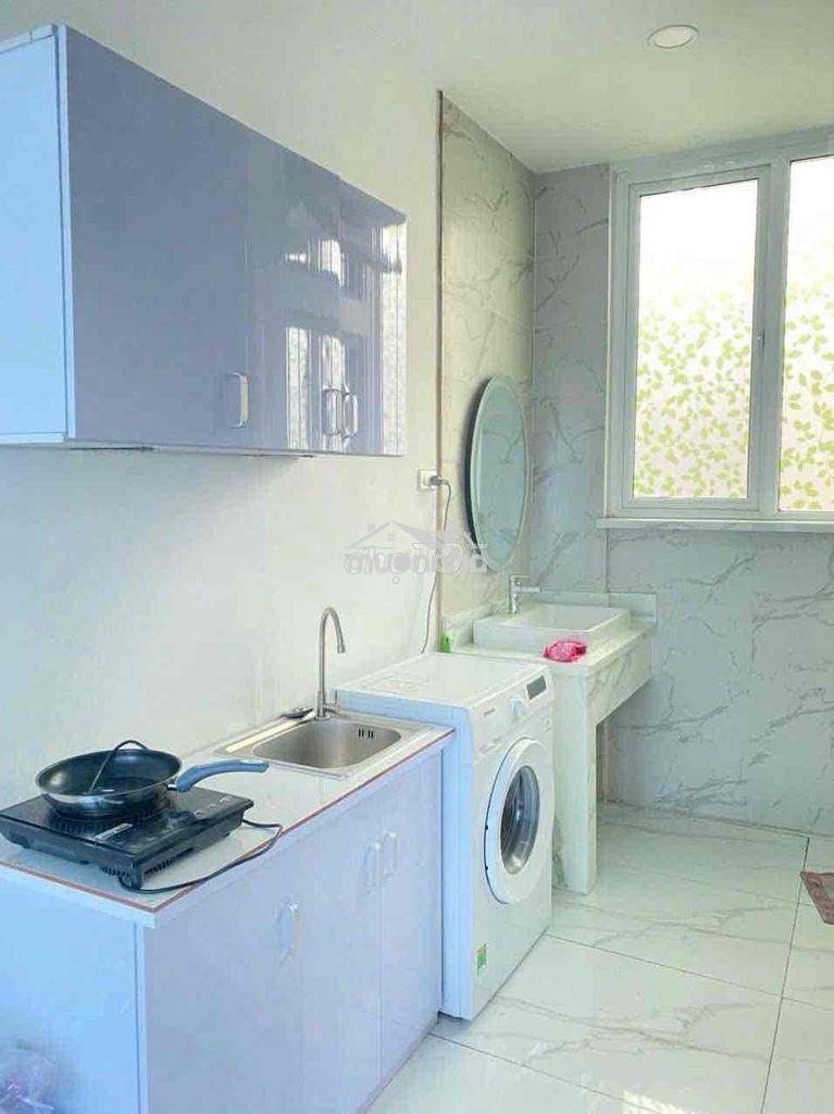 Căn hộ 1 phòng ngủ , ban công cực lớn , thang máy  trống sẵn - 4
